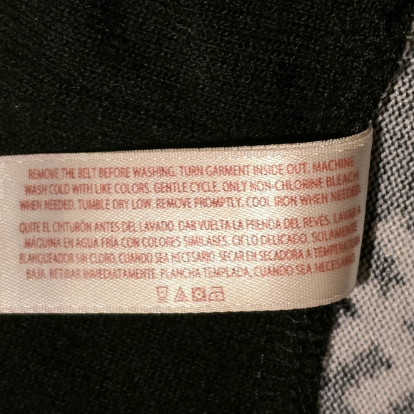 🟢No Boundaries Christmas Snowflake Aztec Print Sweater Dress Size Small Black - Picture 8 of 9